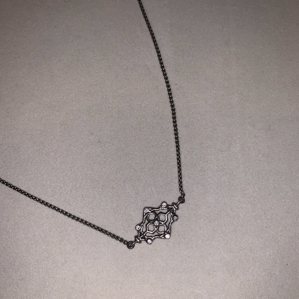 Kendra Scott necklace